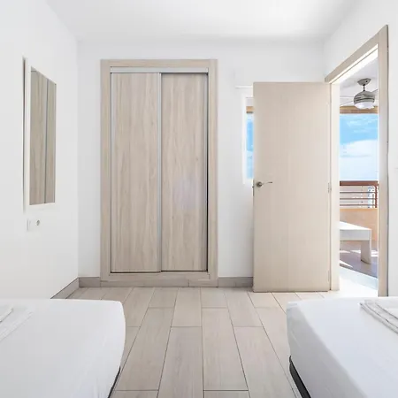 Acuarium 3-19-e Levante Apartment *