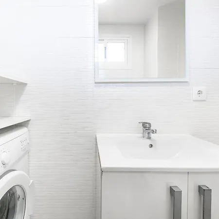 Acuarium 3-19-e Levante Apartment