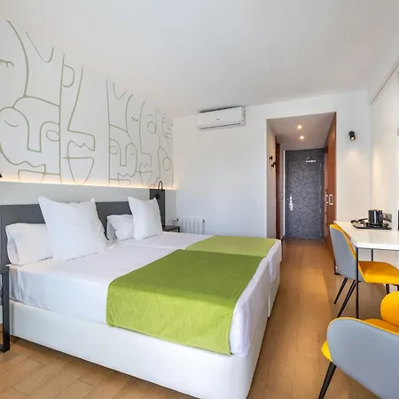 Climia Plaza Hotel 4*