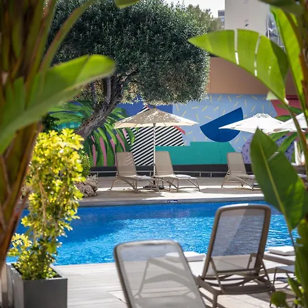 Climia Plaza Hotel 4*