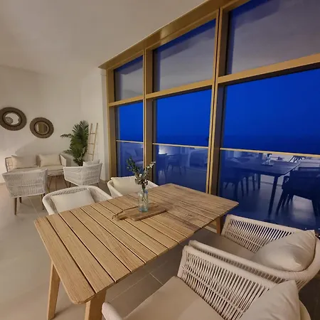 Floor 32! Intempo Luxury *