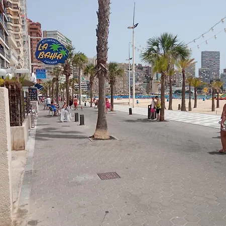 Luminoso En Primera Linea De Playa Apartment Benidorm
