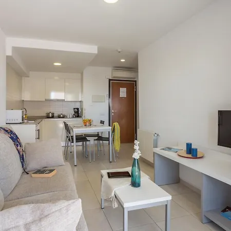 Pierre & Levante Apartment *