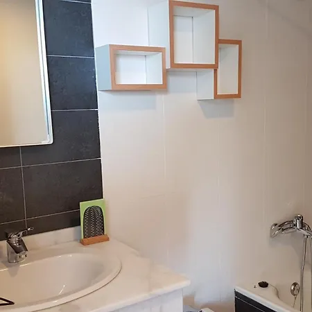 Highrise With Private Terrace & Sea Views - 34th Floor Apartment *