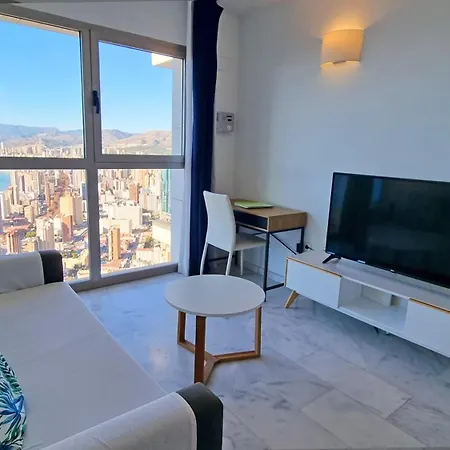 Highrise With Private Terrace & Sea Views - 34th Floor Apartment *