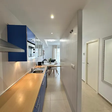 Beachside Luxe 1br: New & Chic *