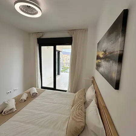 Beachside Luxe 1br: New & Chic * Benidorm