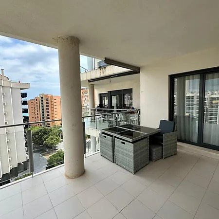 Beachside Luxe 1br: New & Chic Apartment Benidorm