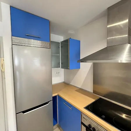 Beachside Luxe 1br: New & Chic Apartment