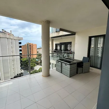 Beachside Luxe 1br: New & Chic Benidorm