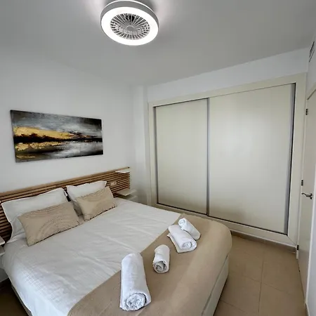 Beachside Luxe 1br: New & Chic * Benidorm
