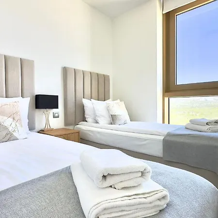 Apartment Intempo By Leo *