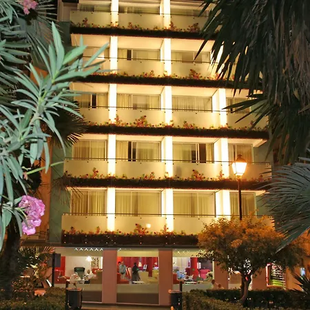 Oasis Plaza