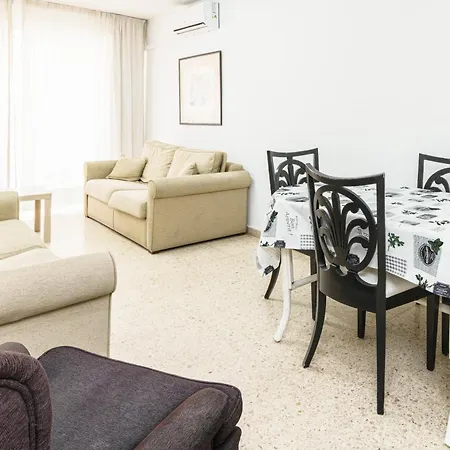 Maja Apartment *