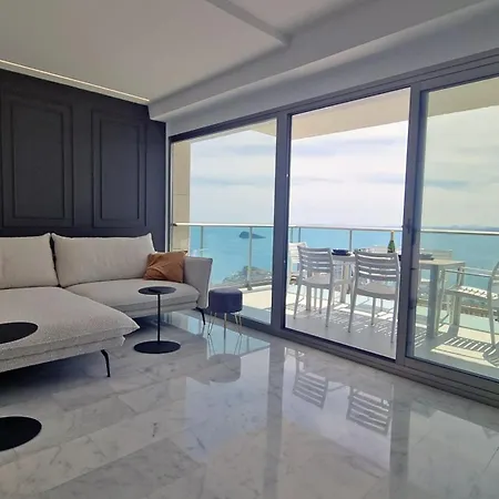 Planta 37: Terraza Privada Con Vistas Al Mar Apartamento