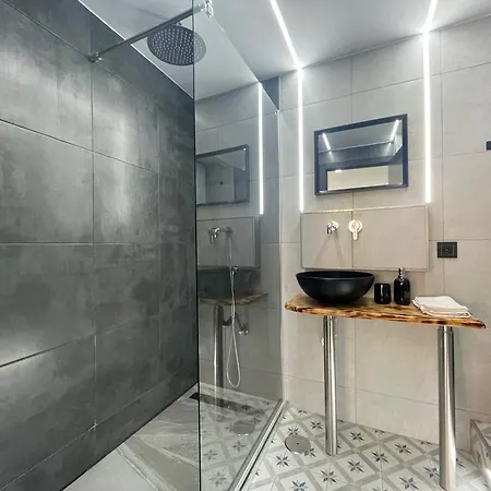 Jl 1 Apartment *