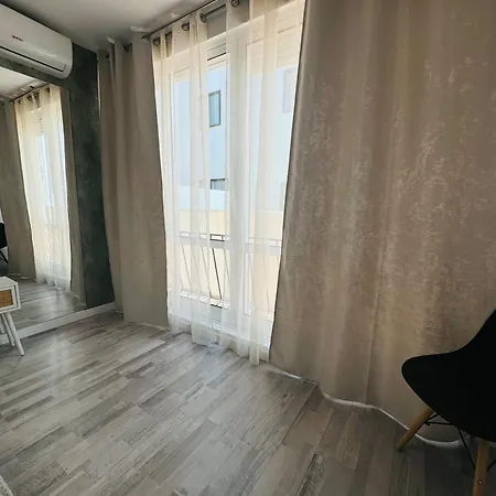 Astoria Apartment *