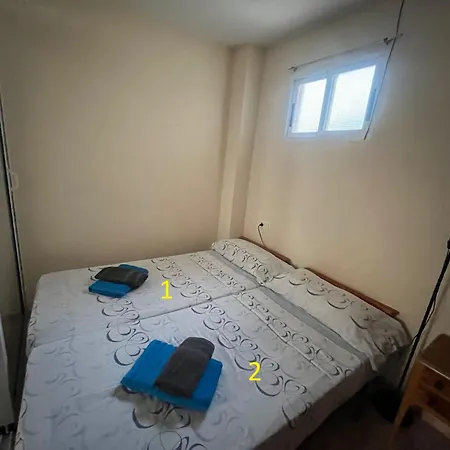 Gerona Playmon Virginia Apartment