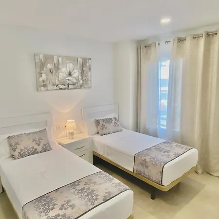 Sonrisa Deluxe Apartments, Levante