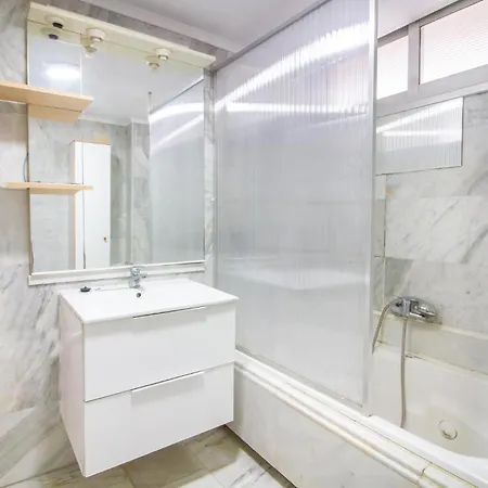 Apartment 2 Bedroom Cozy In