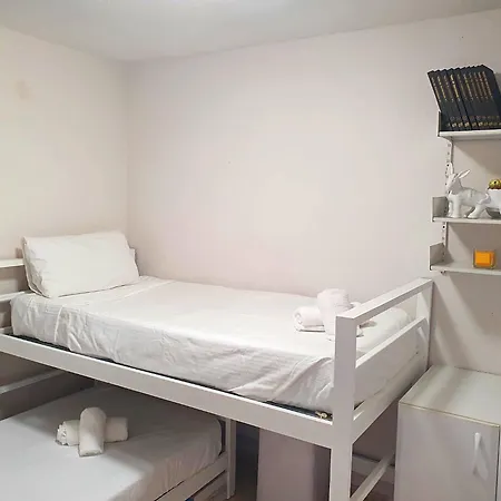 Three Bedrooms In Near And Strip Benidorm