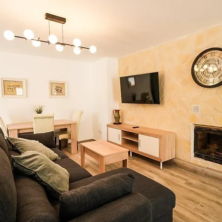 Casa Loma Con Terreno Privado Y Parking Compartido - A 800m De Playa Poniente Сasa de vacaciones Benidorm