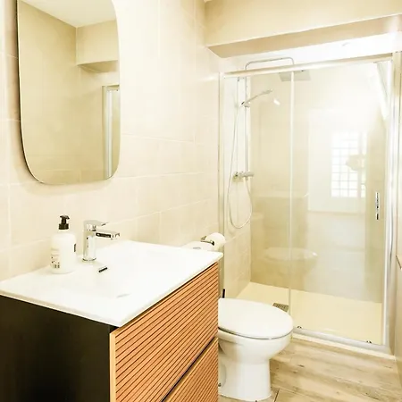 Casa Loma Con Terreno Privado Y Parking Compartido - A 800m De Playa Poniente