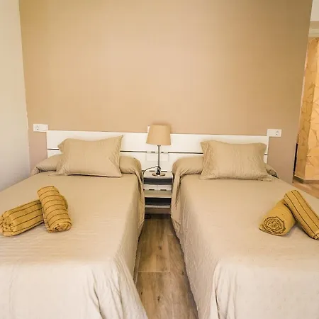 Casa Loma Con Terreno Privado Y Parking Compartido - A 800m De Playa Poniente * Benidorm