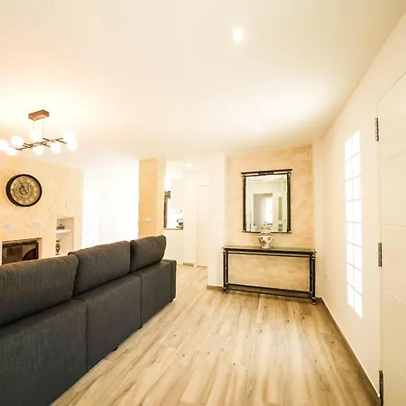 Сasa de vacaciones Casa Loma Con Terreno Privado Y Parking Compartido - A 800m De Playa Poniente *