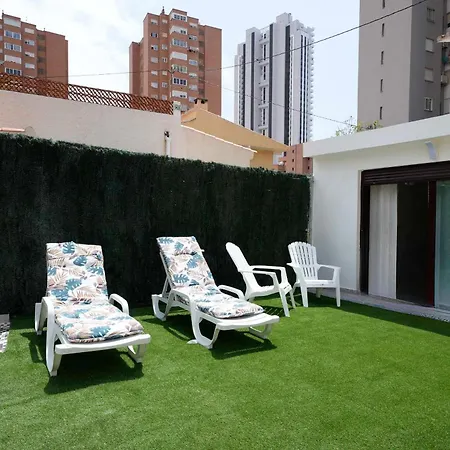 Casa Loma Con Terreno Privado Y Parking Compartido - A 800m De Playa Poniente Сasa de vacaciones *