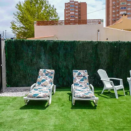 Casa Loma Con Terreno Privado Y Parking Compartido - A 800m De Playa Poniente *