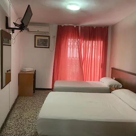 Iris Hotel