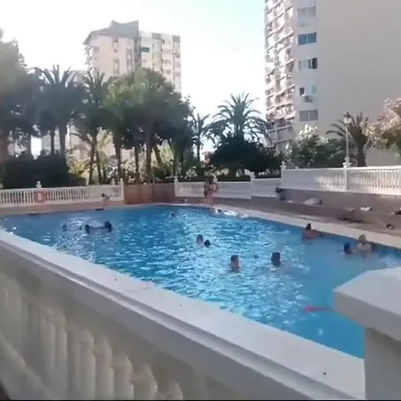 Nuevo Apto Hasta 6 Personas Muy Cerca De Playa Levante Con Jardines Y Gran Piscina , Pista De Tennis Y Futbol Deportes Y Zona Infantil ,en Urbanizacion Con Parking Apartment Benidorm