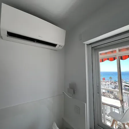 Apartment 4b On The