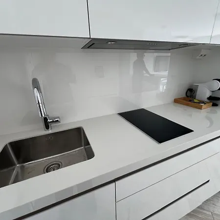 Apartment 4b On The