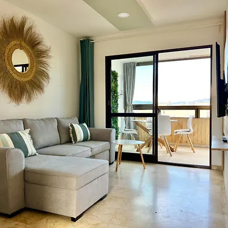 Blue Horizon Apartment *