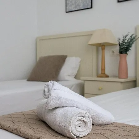 Apartamento Oasis Cala Alta New 120qm Free Parking, Pool, 2 Bath, 3bdr, Wi-fi, Air-condit