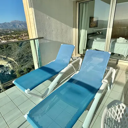 Highrise With Stunning Views From Private Balcony 85 Apartment *