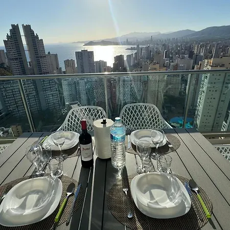 Highrise With Stunning Views From Private Balcony 85 Apartment