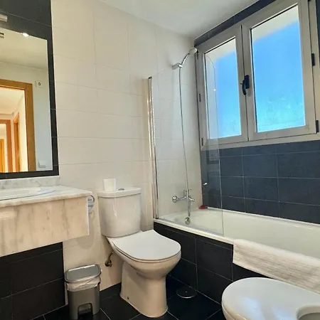 Апартаменты Highrise With Stunning Views From Private Balcony 85 *