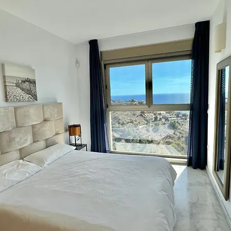 High Rise On The 39th Floor With Private Terrace And Sea Views Apartment