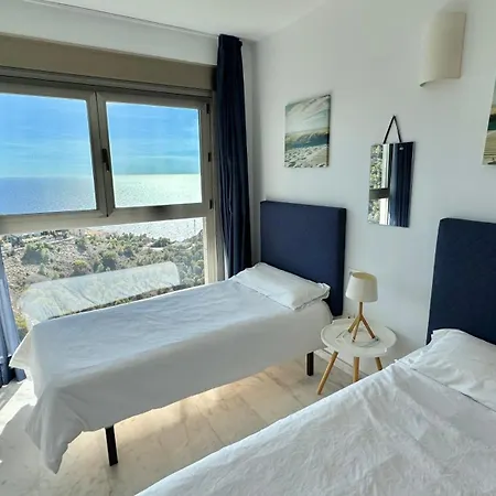 High Rise On The 39th Floor With Private Terrace And Sea Views Apartment *