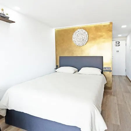 Lovely In The Centre Apartment