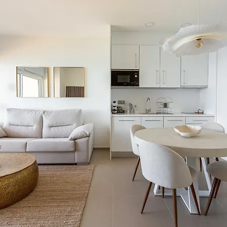 Intempo By Holuxe - 322 - 32nd Floor Apartment