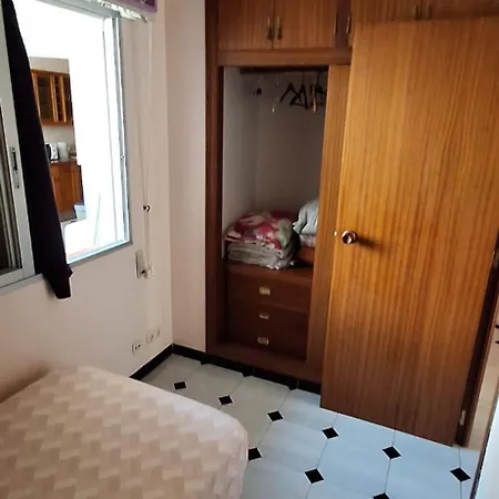 Casa 1- Centro Benidorm-solo Mayores De 30 Anos Y Familias