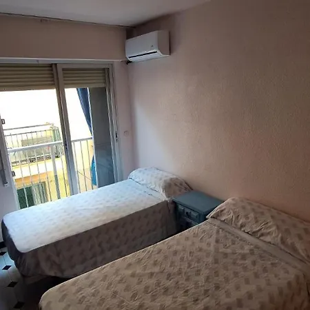 Casa 1- Centro Benidorm-solo Mayores De 30 Anos Y Familias *