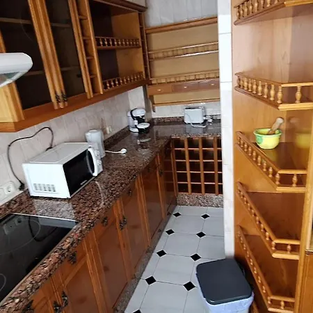 Casa 1- Centro Benidorm-solo Mayores De 30 Anos Y Familias