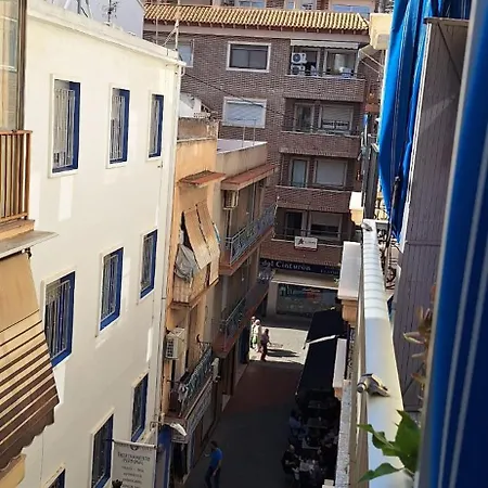 Casa 1- Centro Benidorm-solo Mayores De 30 Anos Y Familias