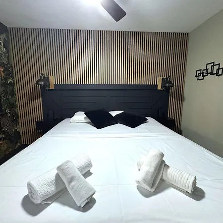 Albatros Luxury Ground Floor Apartment *