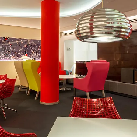 Hotel Oasis Plaza 3*